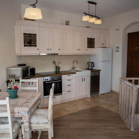 Grand View Rhea Villa Митимна Екстериор снимка