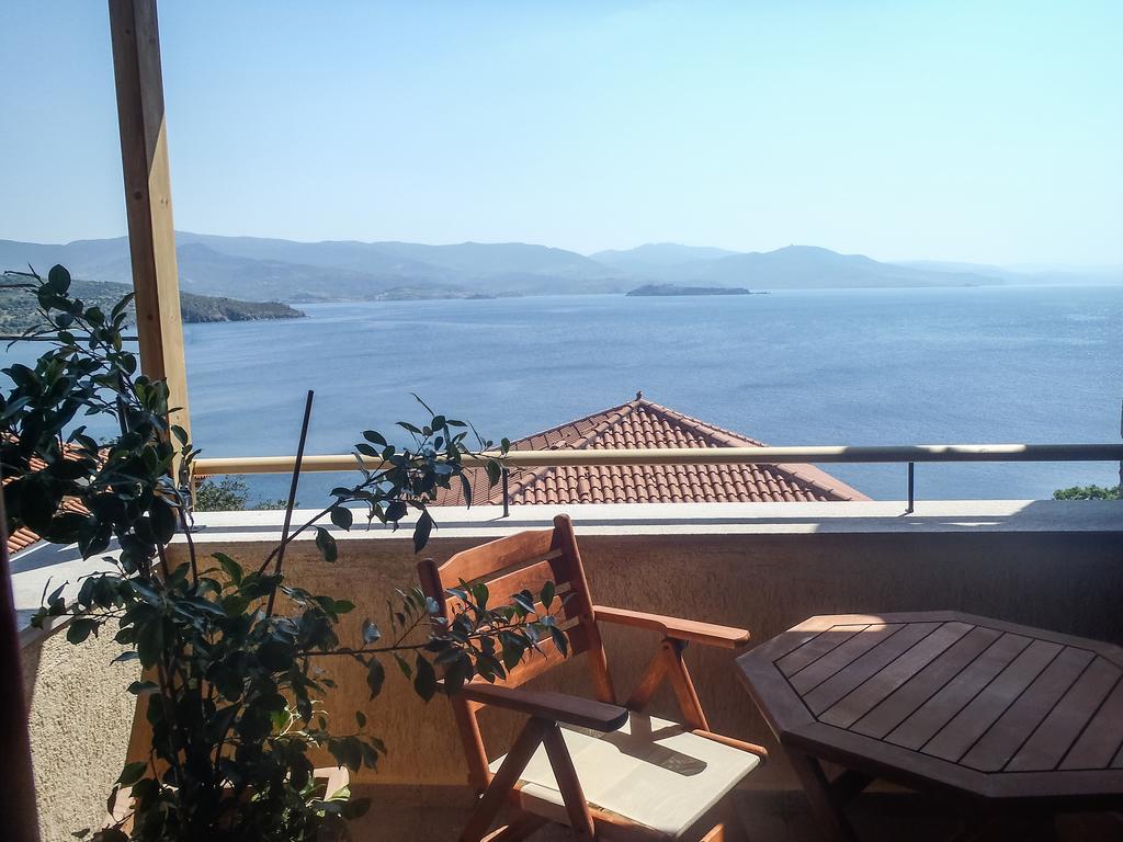 Grand View Rhea Villa Митимна Екстериор снимка