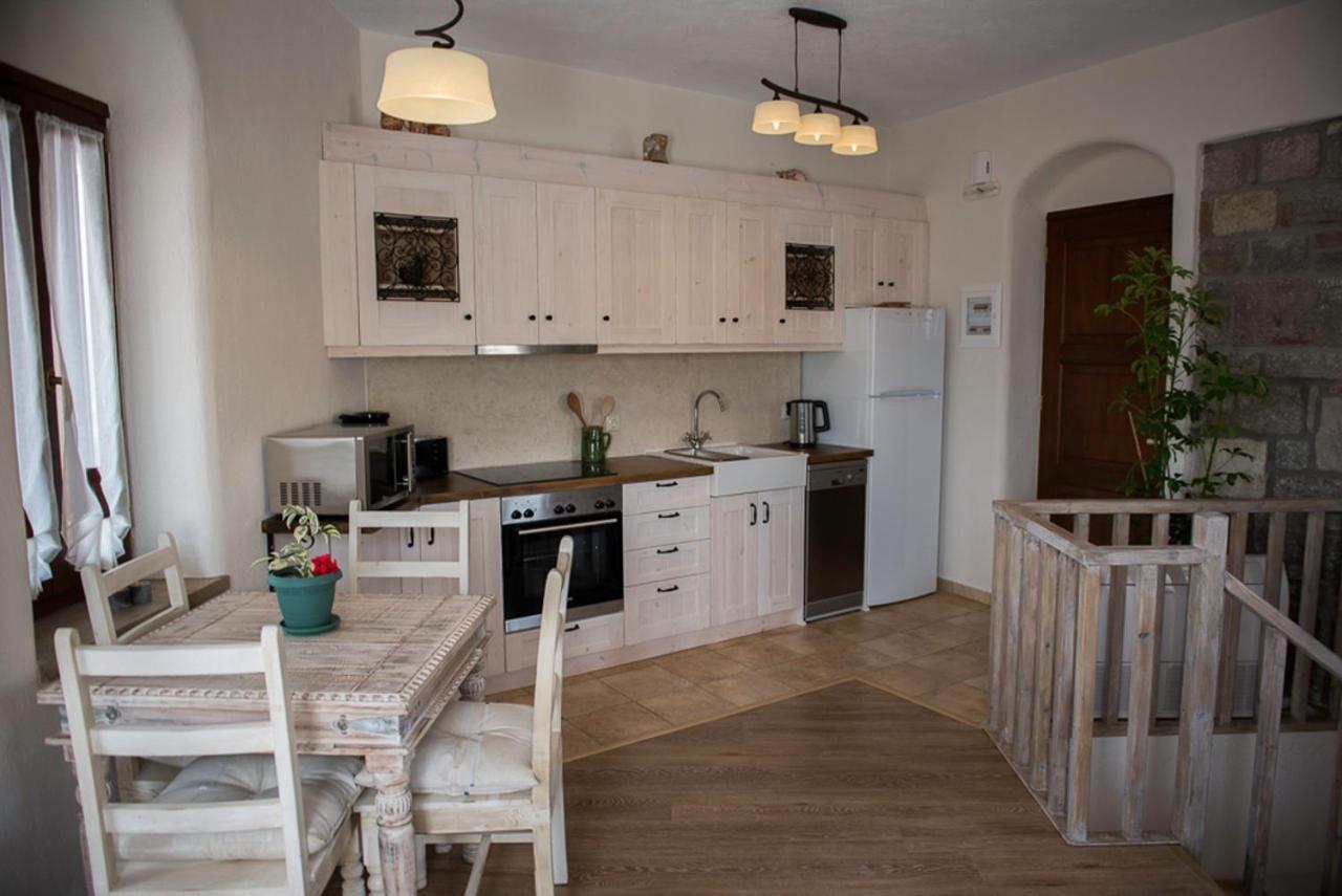 Grand View Rhea Villa Митимна Екстериор снимка