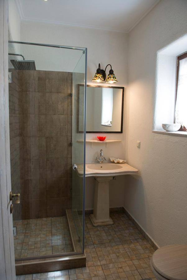 Grand View Rhea Villa Митимна Екстериор снимка